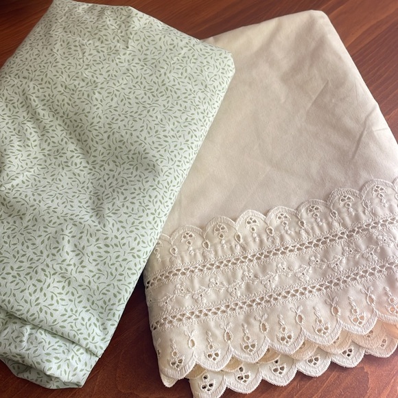 Vtg Wamsutta Supercale Plus Print Fitted Twin Sheet and Eyelet Cream Flat Sheet - Picture 1 of 8